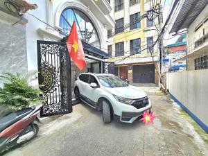 BÁN NHÀ ĐẸP PHỐ SÀI ĐỒNG - LONG BIÊN - 50m2
